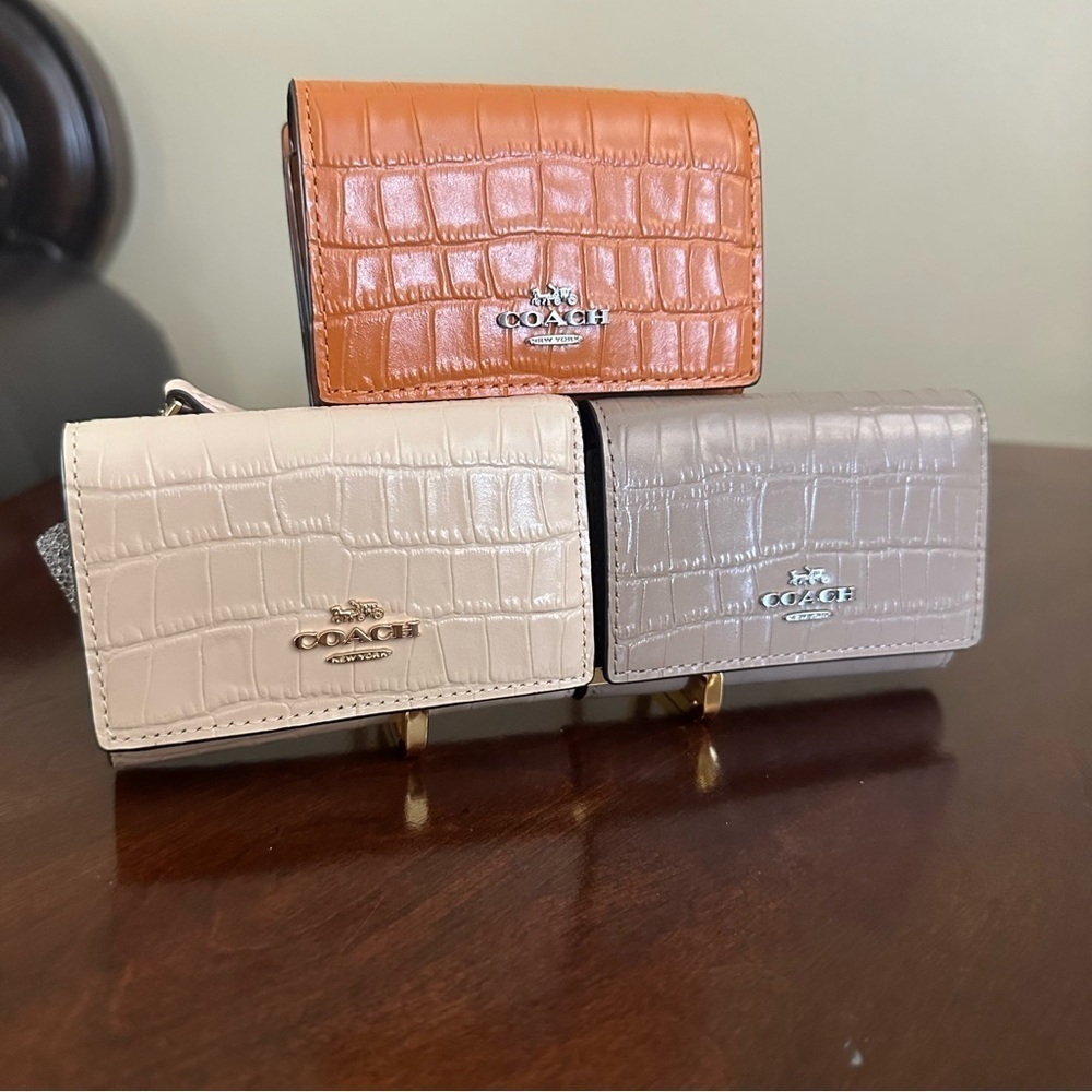 New Coach Micro Wallet - Picture 4 of 16